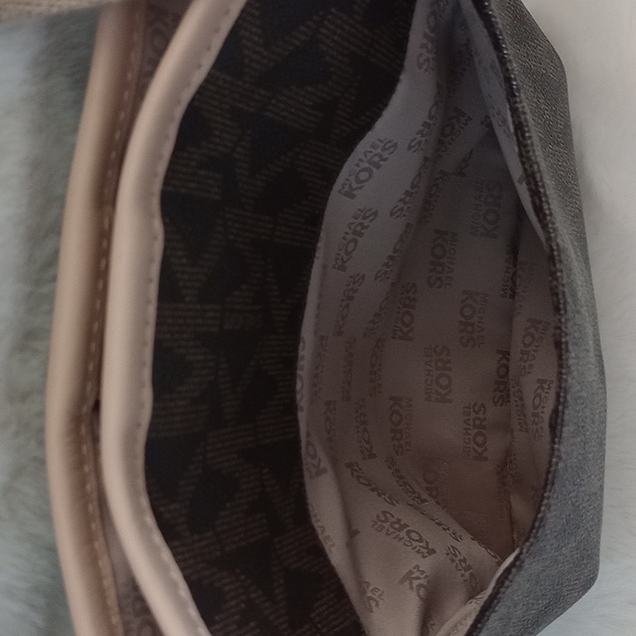 Michael Kors Cross Body Bag - Picture 7 of 10